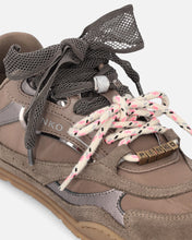 Carica l'immagine nel visualizzatore di Gallery, Pinko sneakers con lacci doppi e applicazioni