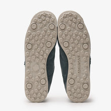 Carica l'immagine nel visualizzatore di Gallery, Satorisan Stardust suede sneakers uomo