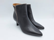 Carica l&#39;immagine nel visualizzatore di Gallery, Federico Rosi stivaletto in pelle
