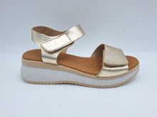 Carica l&#39;immagine nel visualizzatore di Gallery, 137 Oh! My Sandals
