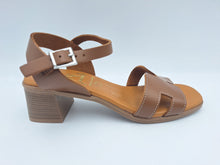 Carica l&#39;immagine nel visualizzatore di Gallery, 136 Oh! My Sandals
