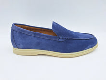 Carica l&#39;immagine nel visualizzatore di Gallery, Berwick 1707 Mocassino in suede fondo gomma
