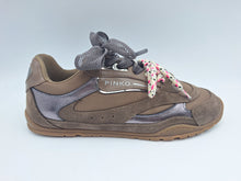 Carica l'immagine nel visualizzatore di Gallery, Pinko sneakers con lacci doppi e applicazioni
