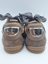 Carica l'immagine nel visualizzatore di Gallery, Pinko sneakers con lacci doppi e applicazioni
