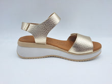 Carica l&#39;immagine nel visualizzatore di Gallery, 137 Oh! My Sandals
