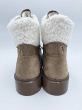 Carica l&#39;immagine nel visualizzatore di Gallery, Legero scarponcino donna
