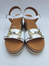 Carica l'immagine nel visualizzatore di Gallery, Oh! My Sandals
