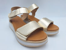 Carica l&#39;immagine nel visualizzatore di Gallery, 137 Oh! My Sandals
