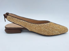 Carica l&#39;immagine nel visualizzatore di Gallery, Daphne slingback in pelle e rafia
