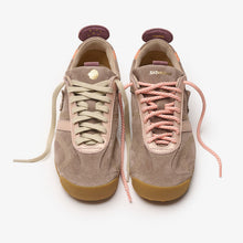Carica l'immagine nel visualizzatore di Gallery, Satorisan Stardust Suede sneakers donna
