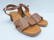 Carica l&#39;immagine nel visualizzatore di Gallery, 136 Oh! My Sandals
