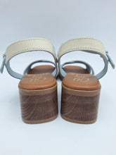 Carica l'immagine nel visualizzatore di Gallery, Oh! My Sandals
