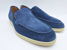 Carica l&#39;immagine nel visualizzatore di Gallery, Berwick 1707 mocassini uomo in suede con fondo gomma
