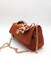 Carica l&#39;immagine nel visualizzatore di Gallery, Rebelle Borsa nylon con catena
