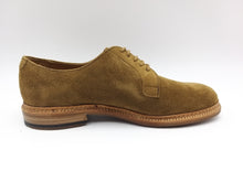 Carica l&#39;immagine nel visualizzatore di Gallery, Berwick 1707 Derby in camoscio color noce
