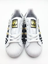 Carica l&#39;immagine nel visualizzatore di Gallery, Adidas superstar borchie
