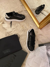 Carica l&#39;immagine nel visualizzatore di Gallery, Karl Lagerfeld sneakers Kapri
