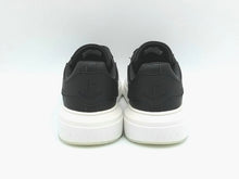 Carica l&#39;immagine nel visualizzatore di Gallery, John Richmond sneakers in pelle
